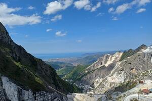Incidente alle cave, ferita profonda: il cordolio del sindaco di Carrara Serena Arrighi