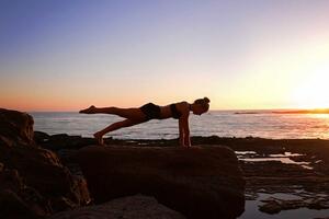 Pilates al tramonto: alla spiaggia libera della Fossa Maestra è protagonista il benessere