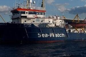 Concluso nella tarda serata di domenica 29 giugno lo sbarco di 30 migranti della Se Watch a Marina di Carrara