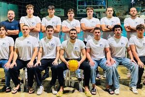 Pallanuoto serie B: la squadra del Club Nautico Marina di Carrara di nuovo ai playoff per la A2. Una grande realtà sportiva nonostante l'assenza di piscine nel comune di Carrara