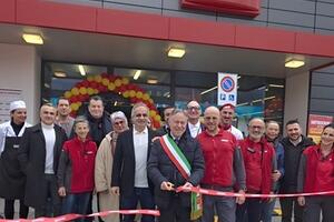 Inaugurato grande supermercato Penny ad Aulla: a breve apriranno anche Teddy e Ma Donald's