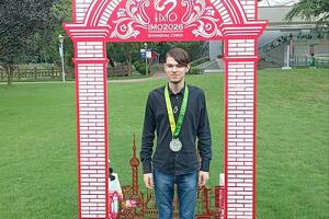 Diego Barcellone del liceo scientifico Marconi di Carrara vince la medaglia d'argento alle Olimpiadi Internazionali di Matematica