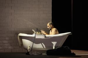 La stagione di spettacoli al Teatro degli Animosi a Carrara prosegue con Il malato immaginario