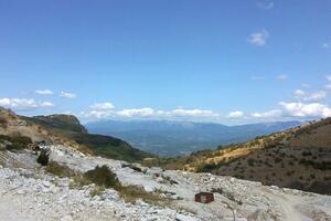 Due cammini, due città. Un'unica grande bellezza. Aronte e Frigido si abbracciano al Vergheto
