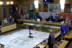 Massa: Piano degli arenili e dei viali a mare. PD e MAC votano contro il PAAV in Consiglio Comunale