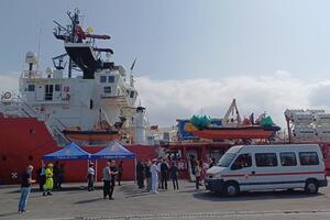 Ocean Viking: concluso lo sbarco al porto di Marina di Carrara, tutti già partiti per i vari centri di accoglienza