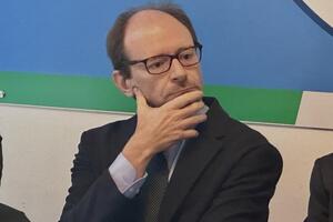 Più di 2000 beneficiari nella provincia apuana per la carta "Dedicata a te": l'annuncio dell'onorevole Amorese e