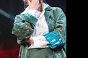 Dopo Massa, la Albanese fa propaganda senza contraddittorio anche a Pontedera; la critica della Lega