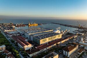 Massimo appoggio ai lavoratori del cantiere The Italia Sea Group: il sindaco Arrighi lo ribadisce in consiglio comunale