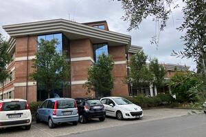 La Casa della salute perfetta esiste ed è a Querceta: il comitato Avenza Si R-Esiste fa un sopralluogo e chiede alla Asl parità di trattamento
