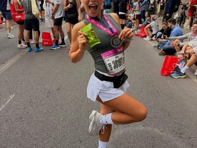 Gaia Pelù, impresa alla Maratona di Roma: l'atleta massese conquista il traguardo in un'ora e 35 minuti