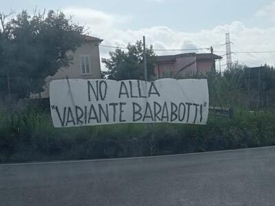 Striscioni contro la variante Aurelia/Barabotti: un assist per noi secondo la Lega Massa Carrara
