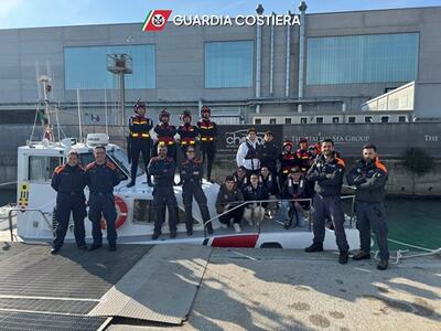 La Capitaneria di Porto di Marina di Carrara apre le porte agli studenti dell’istituto nautico “Michele Fiorillo”