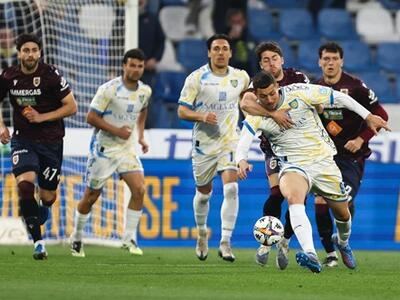 Una Carrarese poco incisiva cede alla Reggiana: 2 a 0 allo stadio Mapei di Reggio Emilia