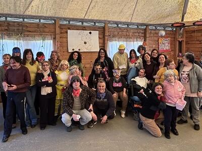 Grande successo per ‘Amici in maschera’: a Scorcetoli di Filattiera trionfa l’inclusione, nel segno della tradizione