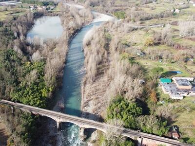 Intervento sul torrente Aulella a Serricciolo. Rimosse le piante che ostruivano il deflusso