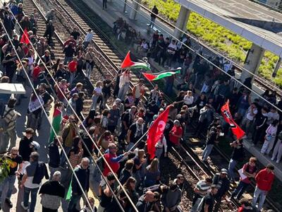 Manifestanti propal multati per aver occupato i binari della ferrovia a Massa: lo sdegno e la solidarieta del Pd Massa Carrara e di Accademia Apuana della Pace