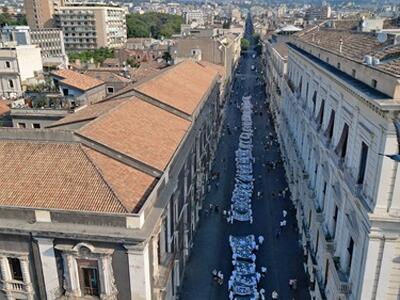 Torano nel Guiness dei Primati: velo di Sant'Agata lungo un chilometro fatto con centrini e merletti cuciti dai paesani