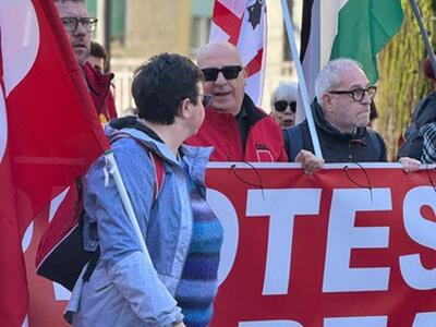 "Repressione del dissenso vero cuore dei decreti sicurezza del governo": l'assessore regionale Nardini in piazza coi manifestanti attacca il governo