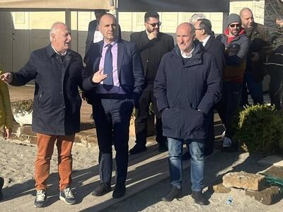 L'assessore regionale Barontini a Cava Fornace e sulla Costa Apuana senza risposte per il territorio: solo passerelle per Fratelli d'Italia