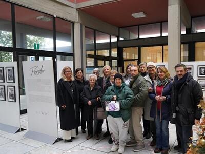 Mostra fotografica realizzata dai ragazzi del centro Anch'io nell'atrio del comune di Carrara dal 22 dicembre