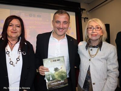 A Marina di Massa “Poeti Artisti Sognatori…e la Musica del Mare”: a Casa F.A.C.I.il 23 Maggio pomeriggio di poesia e pittura