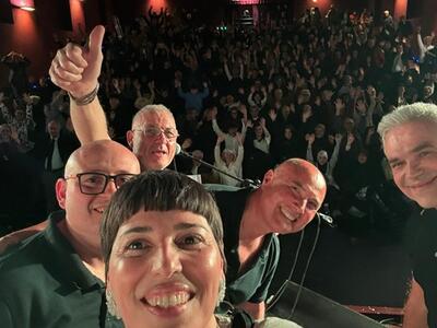 Grande successo a Massa per il concerto benefico degli "Alter Ego": solidarietà e musica per l'ANED