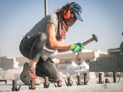 Carrara città creativa Unesco: gli scultori Irena Posner e Nicola Fucci protagonisti a Riyadh