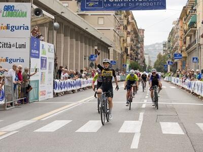 Alessia Orsi è la regina del quinto Giro della Lunigiana Donne