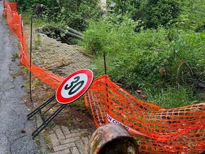 Diversi fenomeni di smottamento lungo la strada provinciale di Castelpoggio:  i consiglieri Manuel e Tenerani chiedono interventi immediati della Provincia