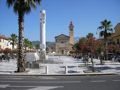 Al via gli eventi in Piazza Menconi curati  dalla Pro loco di Marina di Carrara