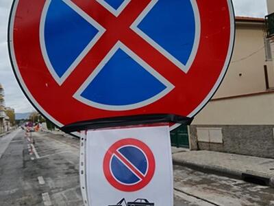 Marina di Carrara, parcheggi nel caos: Fratelli d’Italia denuncia la gestione superficiale del comune