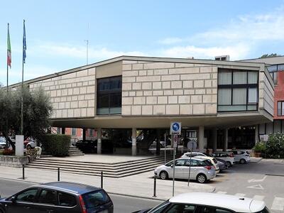 Rifacimento dei marciapiedi in via Dell&#039;Amico: attenzione ai divieti