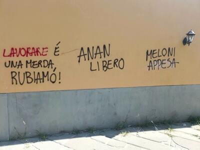 Massa- "Basta con i muri imbrattati d'odio: il centro storico merita rispetto e decoro": la richiesta del consigliere di FdI Tenerani