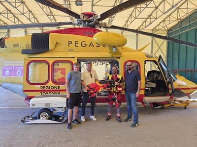 Elisoccorso: donato da Geonord Wellpoint dispositivo all'avanguardia per l'immobilizzazione spinale ed il recupero in quota in ambienti impervi