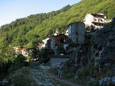 Dare la scuola di Resceto all'associazione 'Resceto vive': l'interpellanza del gruppo consigliare del Pd di Massa