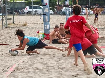 Rugby, sole, sabbia e tanto divertimento. Sabato 25 luglio sulla spiaggia della Fossa Mestra è di scena il beach rugby