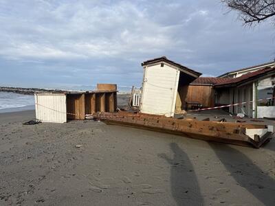 "Danni  gravissimi agli stabilimenti balneari di Marina di Massa dopo l'ultima mareggiata": il capogruppo della Lega Frugoli chiede alla Regione aiuti concreti per l'erosione della costa