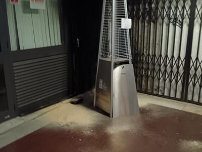Così, negli escrementi e nel degrado, muore il salotto buono di Carrara