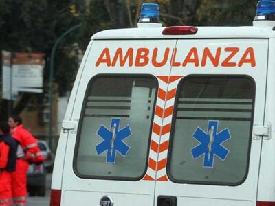 Scontro auto- moto su viale Roma a Massa: grave un motociclista  di 56 anni