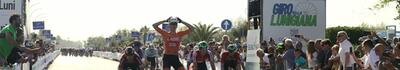 Andrea Tarallo sfreccia a Marina di Massa e conquista la prima Maglia Verde