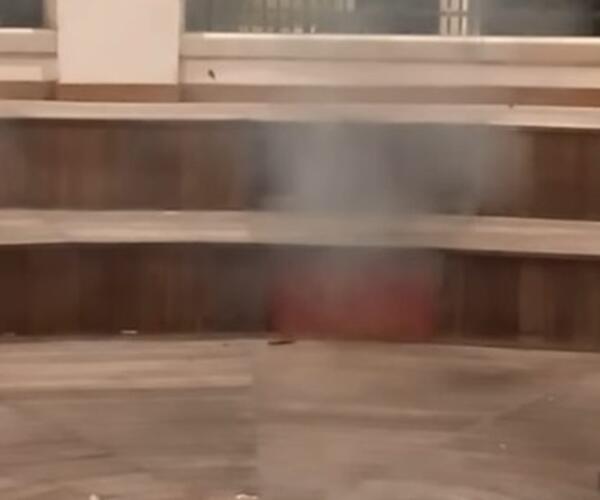 A fuoco il Palco della musica a Carrara: l'incendio potrebbe essere doloso