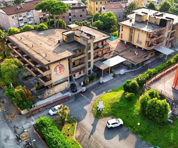 La rsa Regina Elena di Carrara è un forno perchè priva di aria condizionata: la critica del consigliere Bernardi che invita ad usare parte del tesoretto messo a bilancio