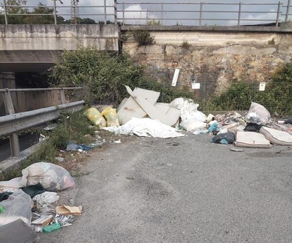 Urgono interventi di manutenzione straordinaria nelle strade della periferia massese: la richiesta dei consiglieri del Pd