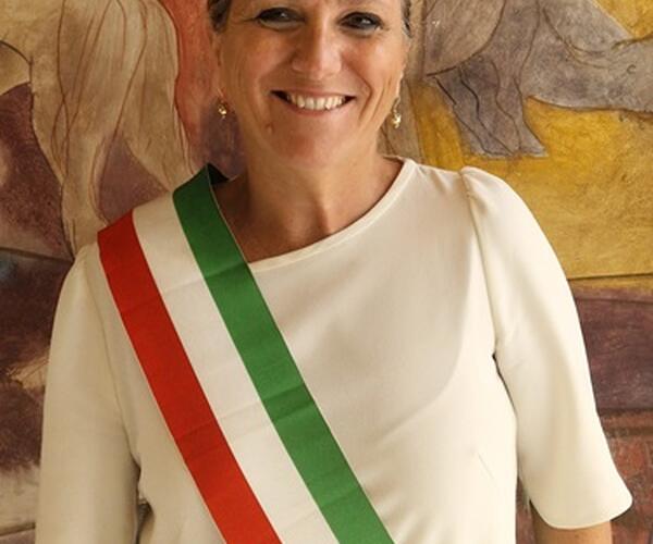 Sondaggio sul gradimento del sindaco Arrighi: "E' un fake" la replica del Pd di Carrara