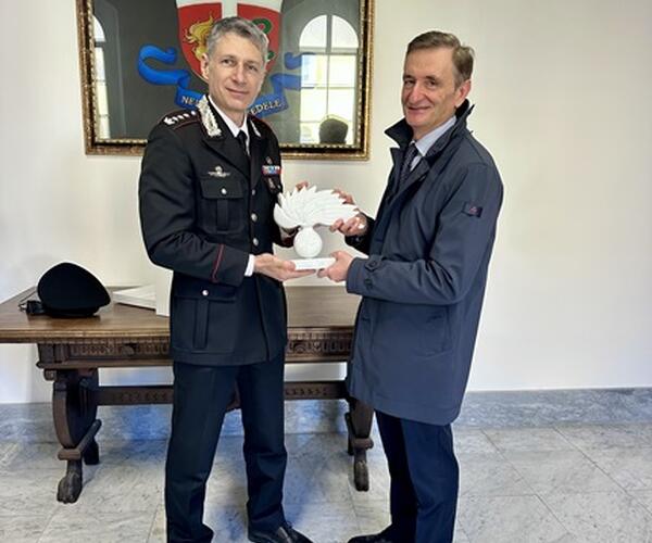 Il prefetto di Massa Carrara Gaetano Cupello in visita alla caserma La Plava, sede del comando provinciale dei carabinieiri