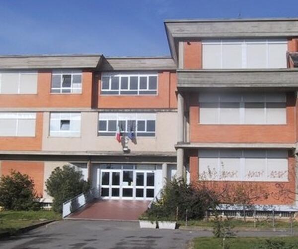 Il sindaco Persiani sul dimensionamento scolastico:“La Provincia ancora una volta contro Massa. Un atto grave, inaccettabile e dannoso per i nostri studenti”