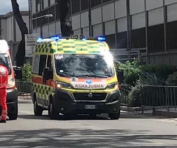 Massa, giovane di 23 anni colpito da arresto cardiaco in autoscuola