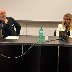 de1b20d5-6c5d-49cd-bc29-75638400b4b5