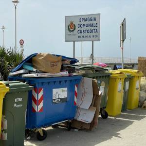 Ingresso spiaggia libera Pontile